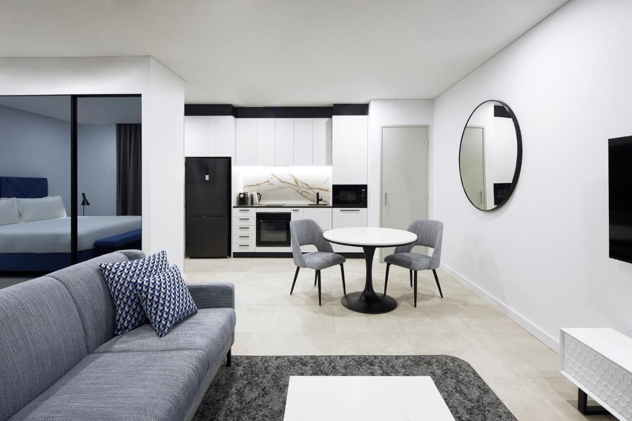 Meriton Suites Liverpool Kültér fotó A typical apartment at The Standard