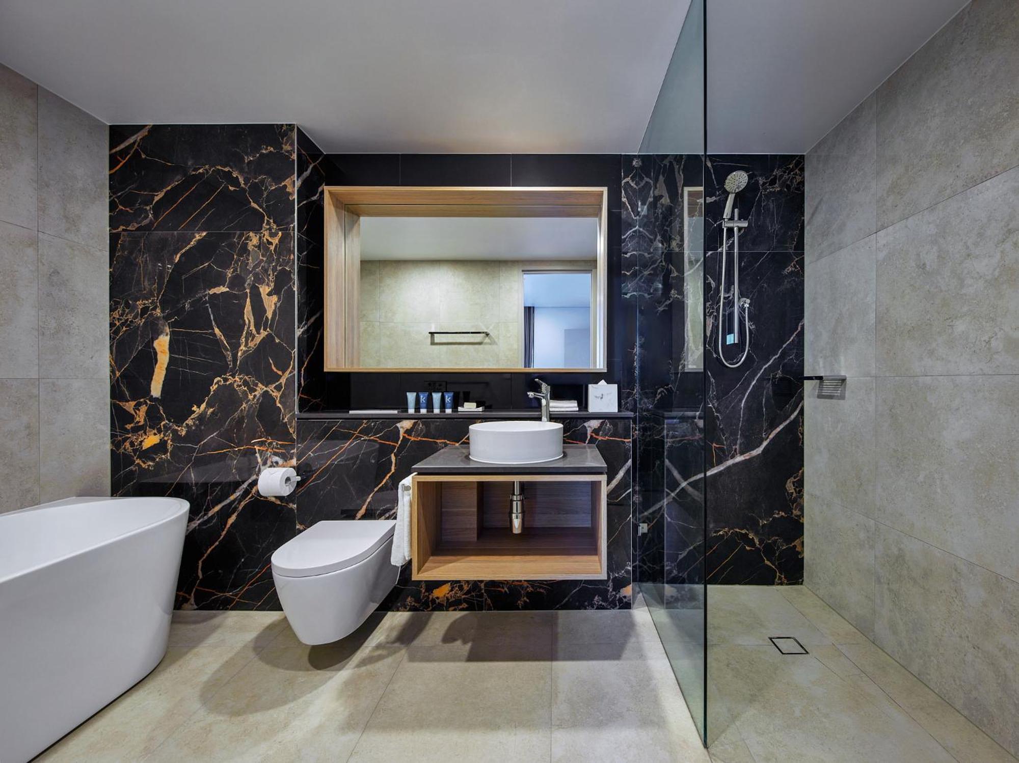Meriton Suites Liverpool Kültér fotó Bathroom