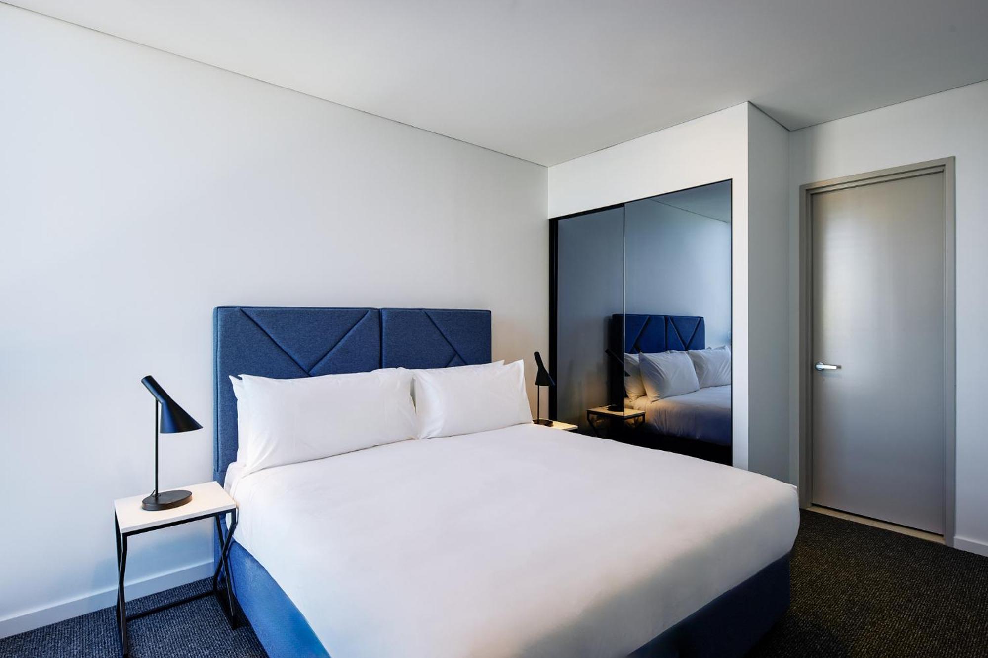 Meriton Suites Liverpool Kültér fotó Bedroom