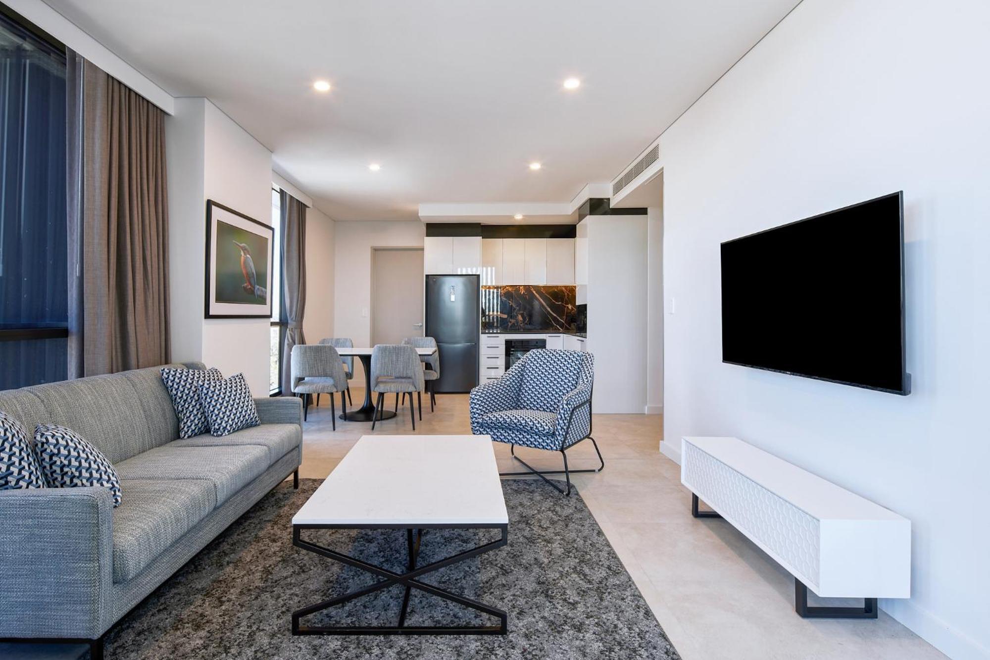 Meriton Suites Liverpool Kültér fotó A typical apartment interior