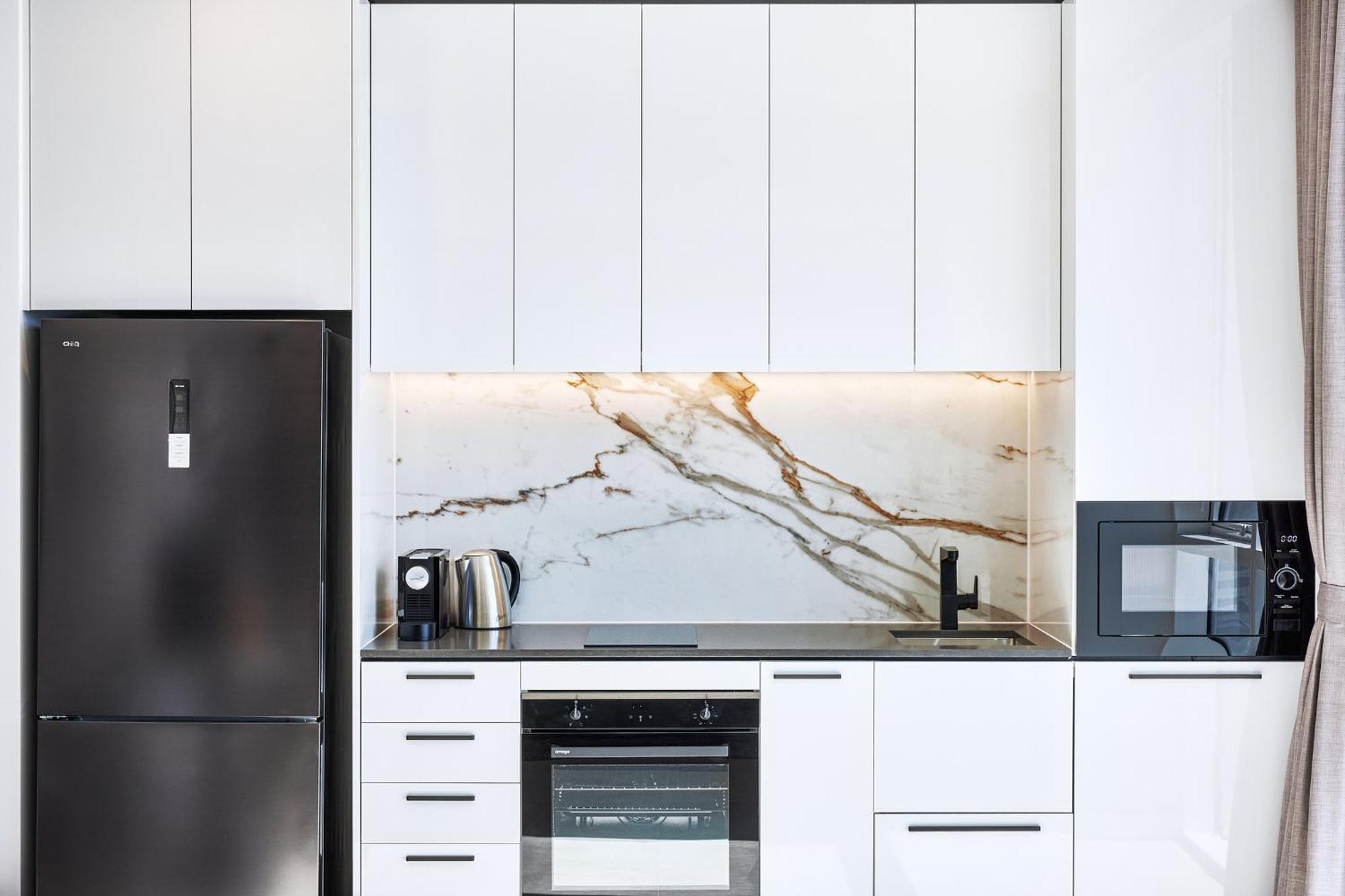 Meriton Suites Liverpool Kültér fotó A modern kitchen