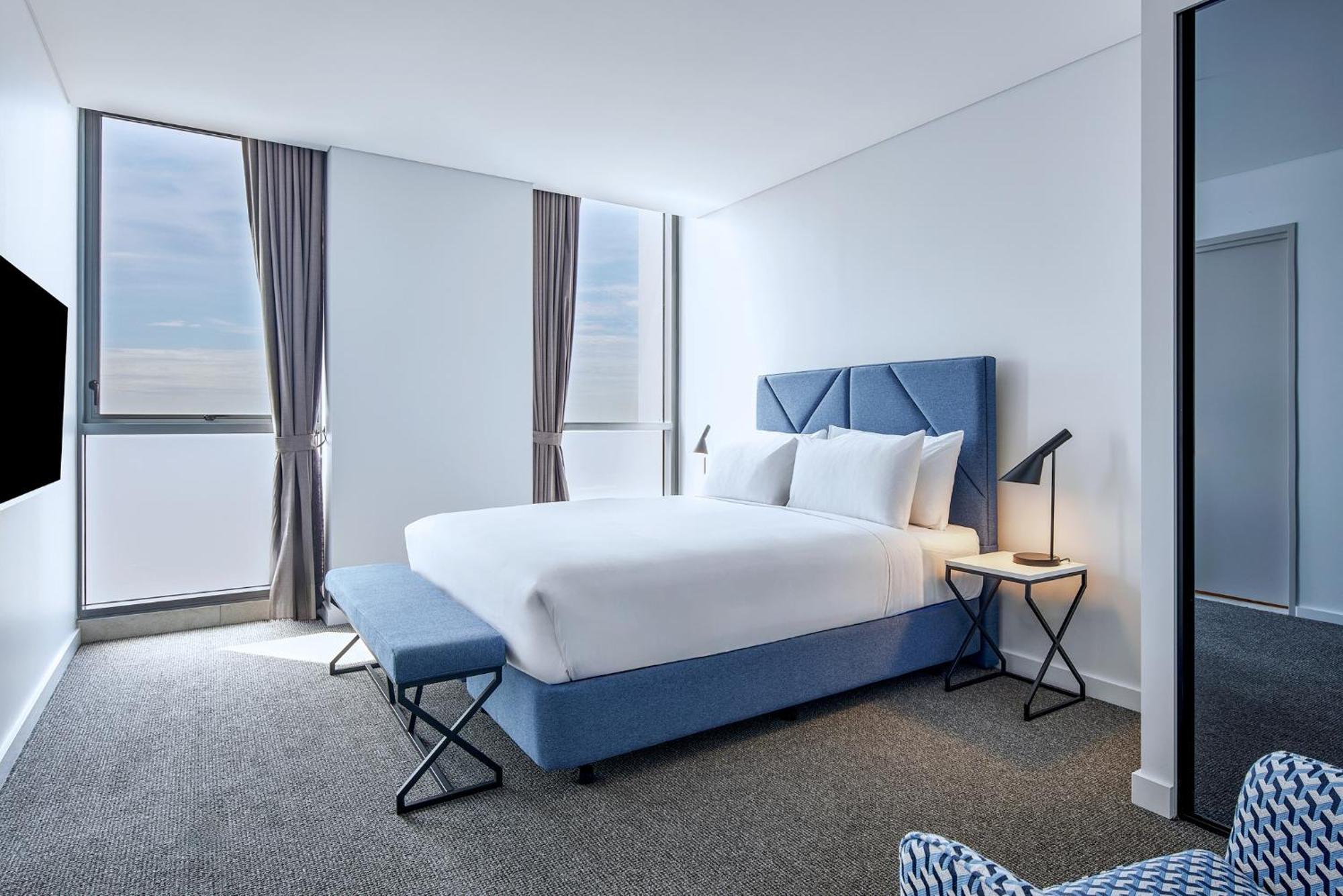 Meriton Suites Liverpool Kültér fotó A bedroom at the hotel