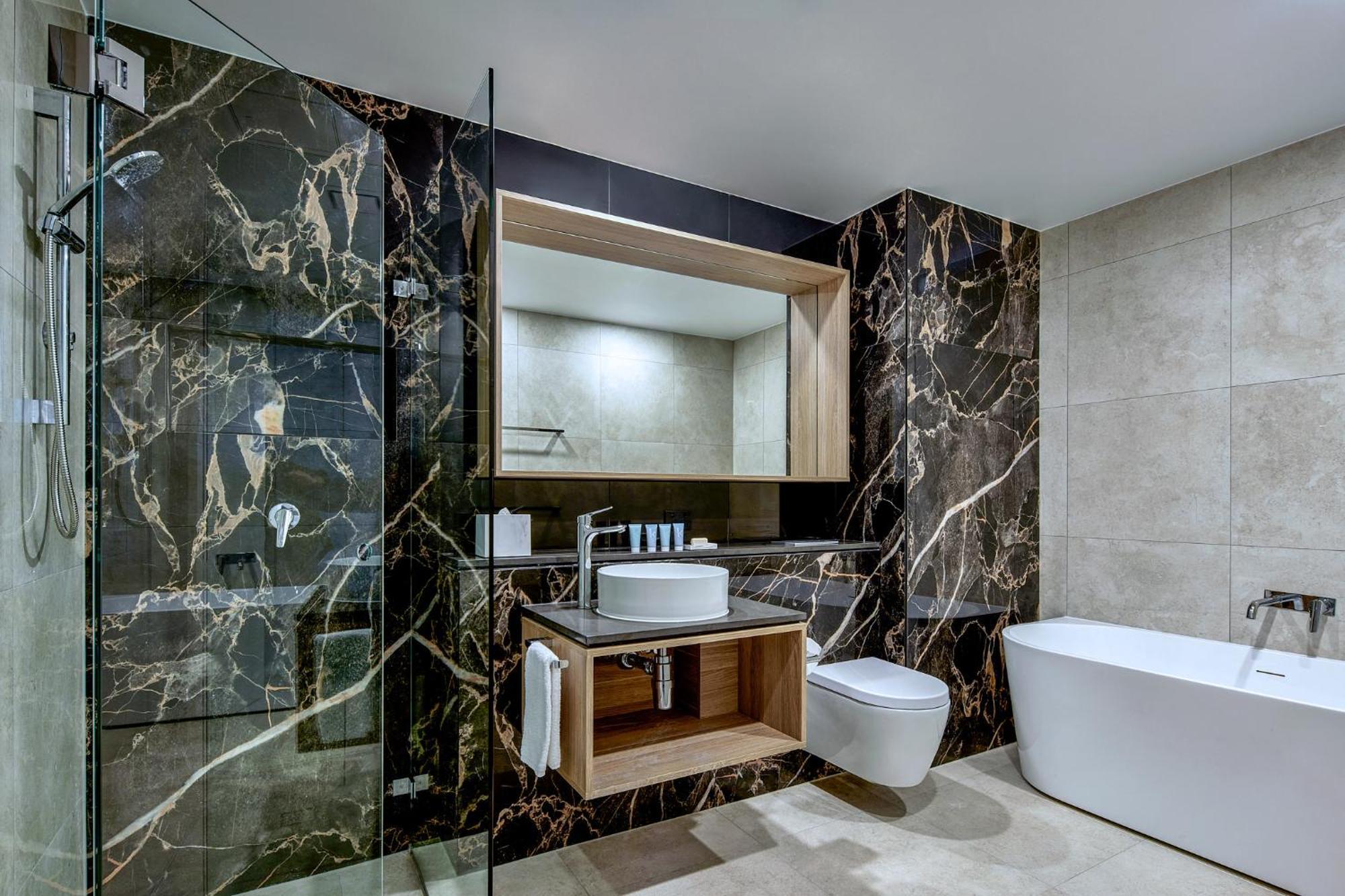 Meriton Suites Liverpool Kültér fotó Bathroom