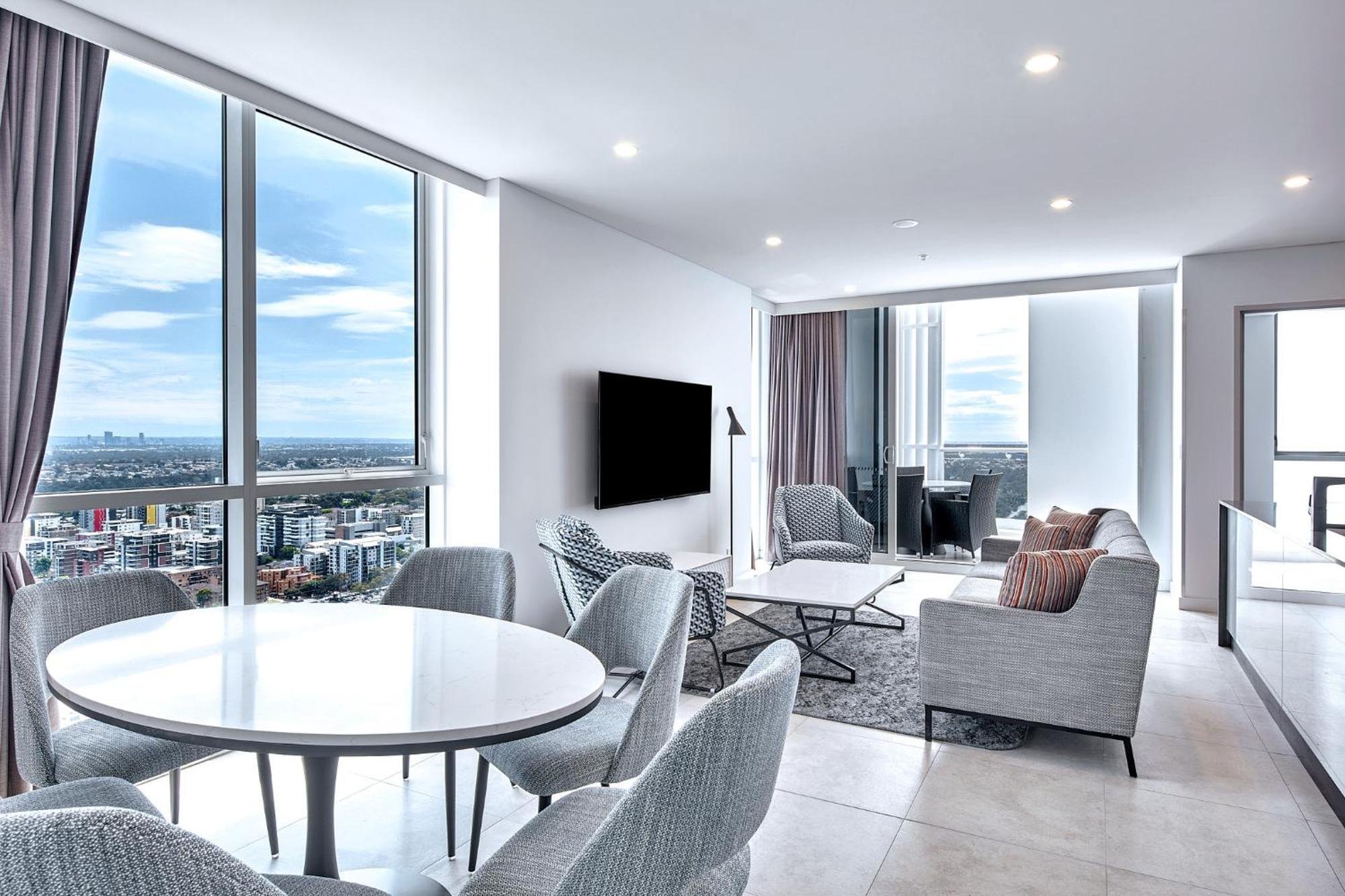 Meriton Suites Liverpool Kültér fotó A suite at the hotel